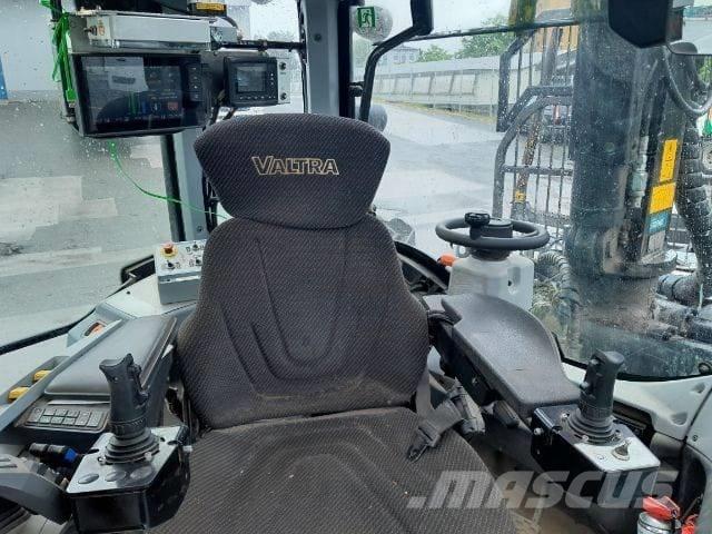 Valtra N153 林业拖拉机