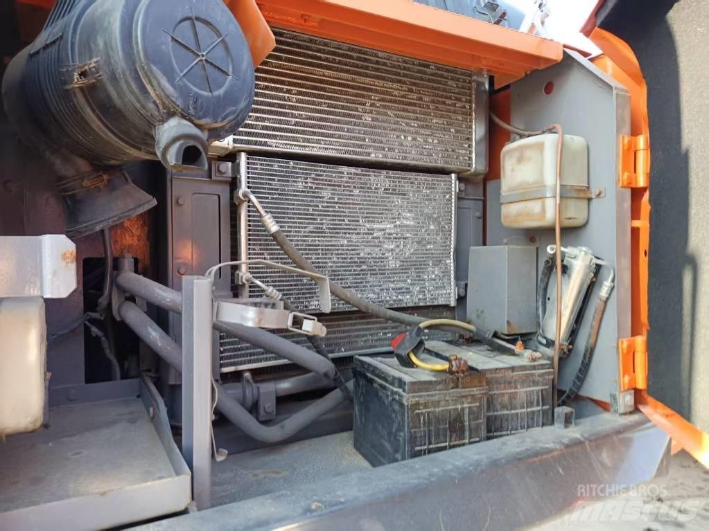 Hitachi ZX160 履带挖掘机