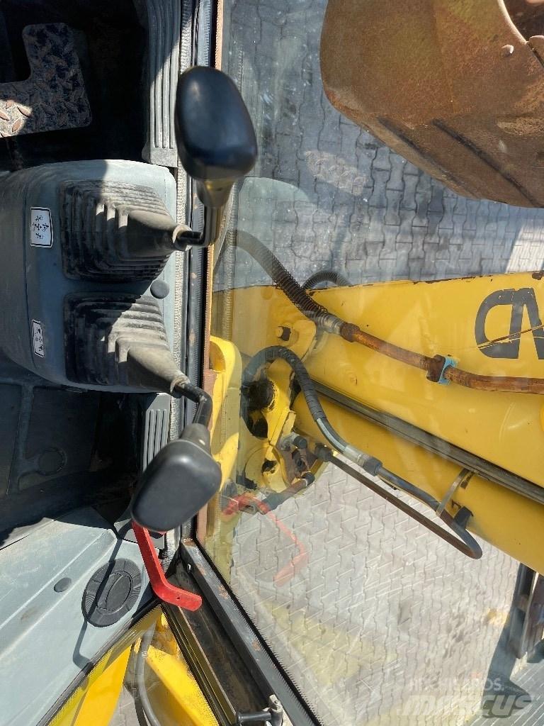 New Holland LB 110 反铲装载机