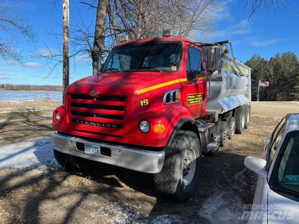 Sterling L 7500 自卸式货车