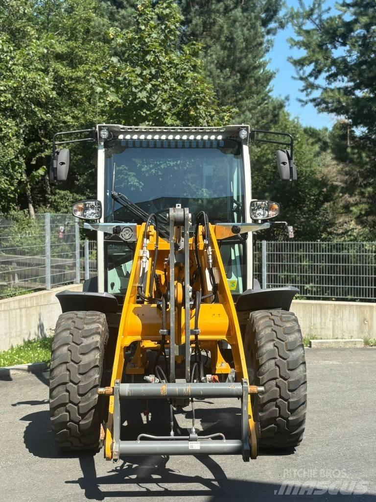 Liebherr L 506 轮式装载机