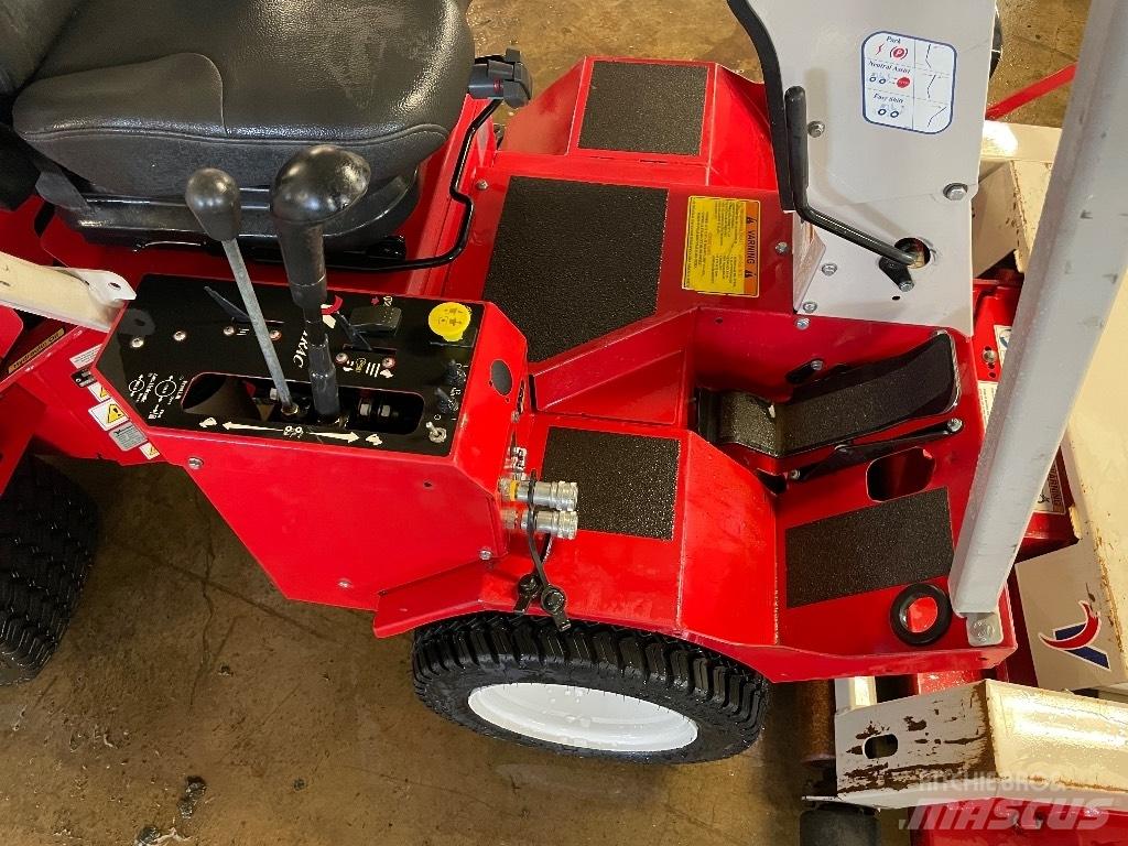 Ventrac 3100 骑乘式割草机