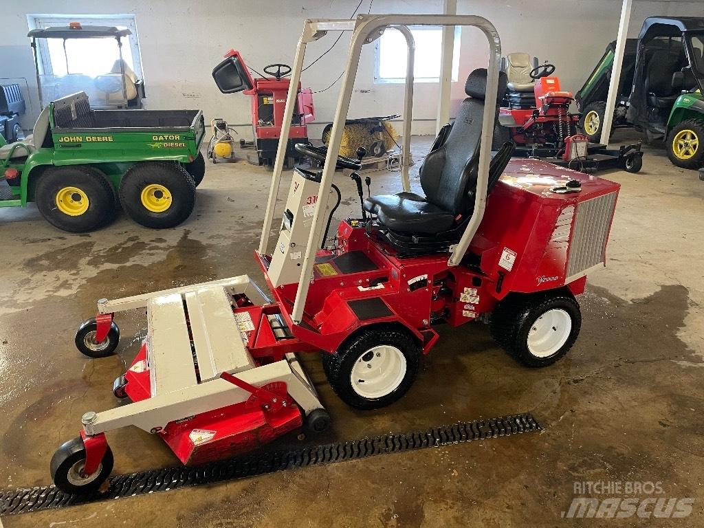 Ventrac 3100 骑乘式割草机