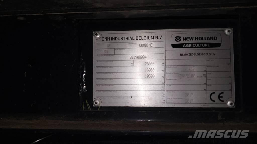 New Holland CR 9.90 联合收割机