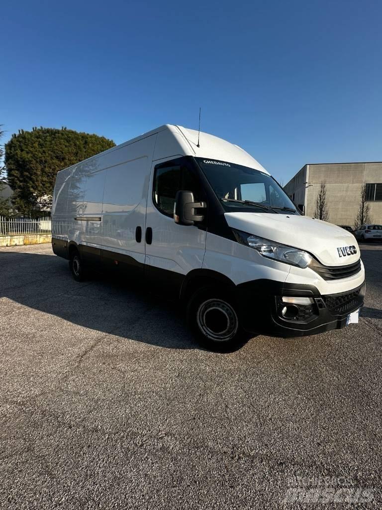 Iveco Daily 35 S16 大型面包车