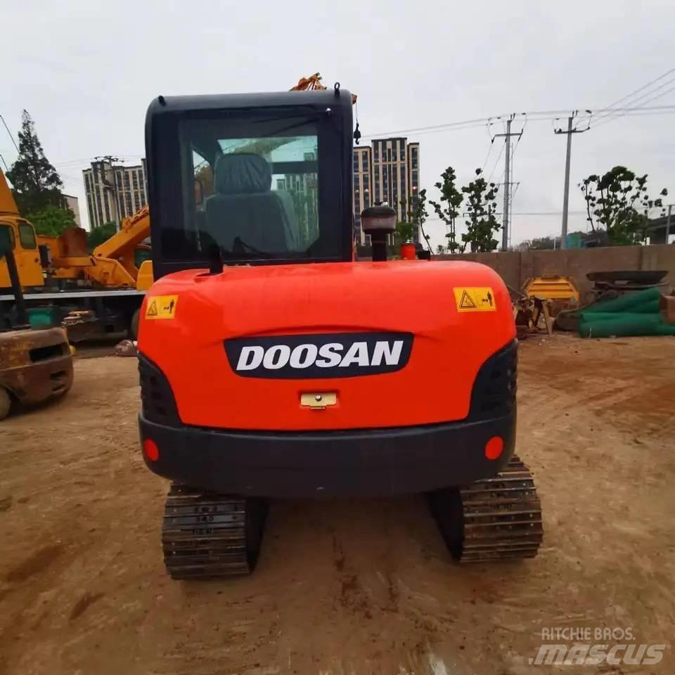 Doosan DH60-7 履带挖掘机
