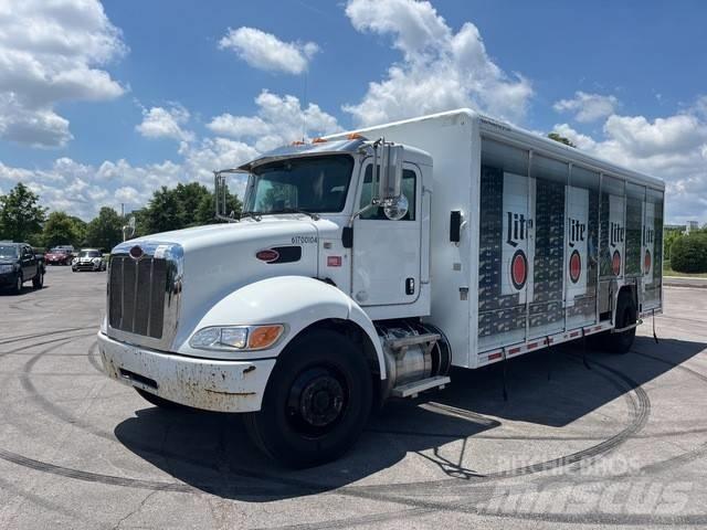 Peterbilt 337 饮料运输车