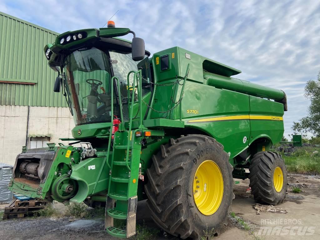 John Deere S770 联合收割机