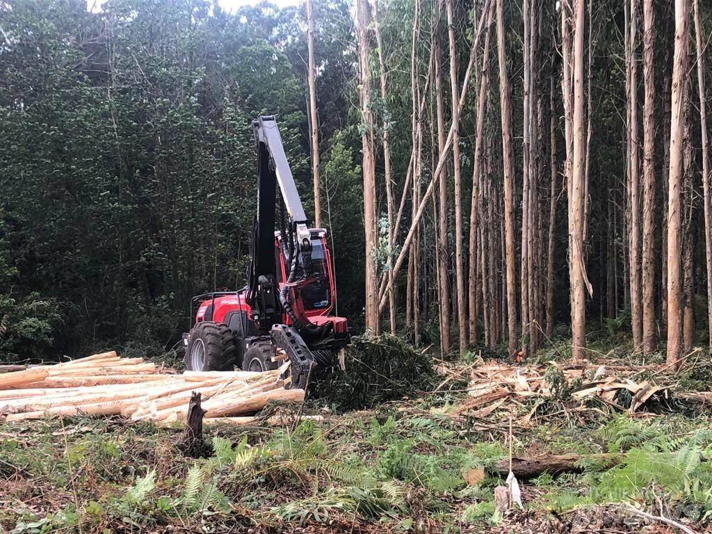 Komatsu 951 收割机