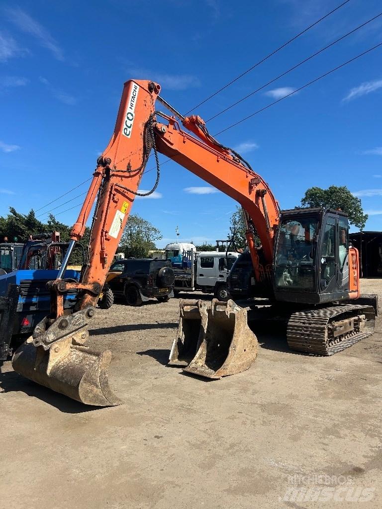 Hitachi ZX 135 US-6 履带挖掘机