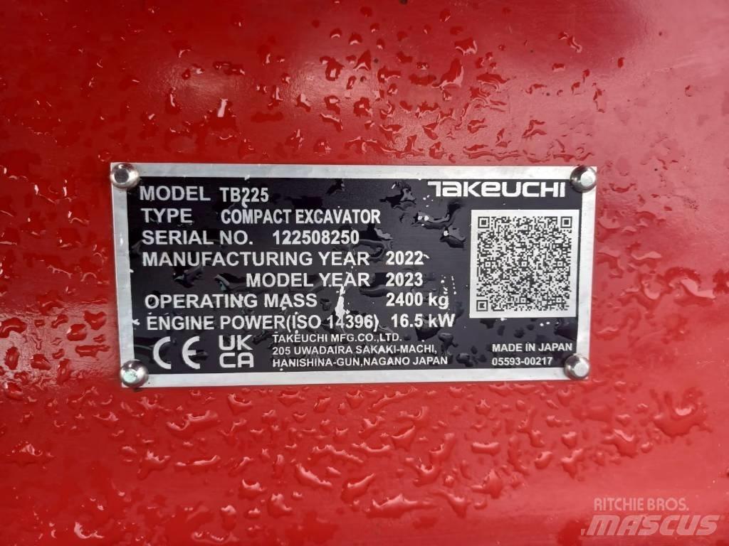 Takeuchi TB 225 小型挖掘机