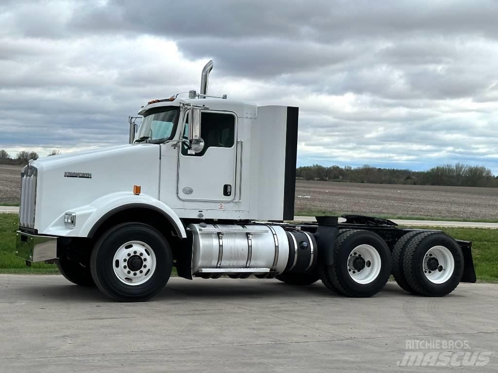 Kenworth T800 牵引车