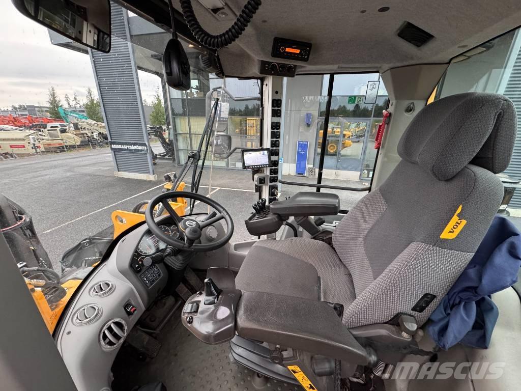 Volvo L 120 H 轮式装载机