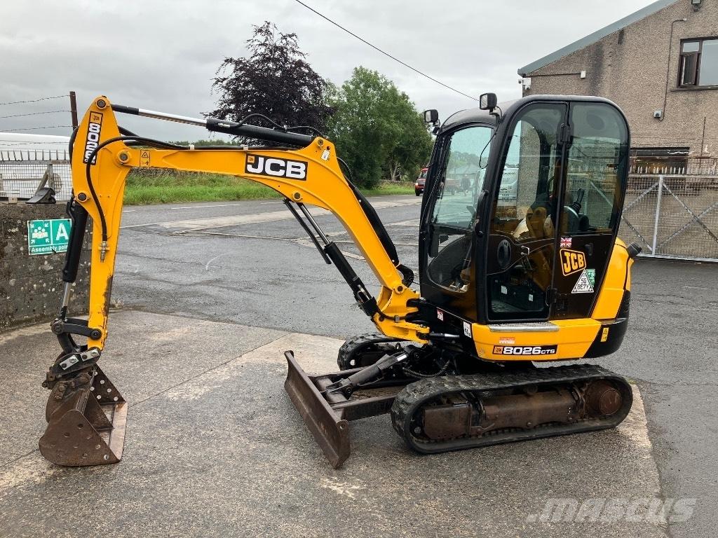 JCB 8026 CTS 小型挖掘机