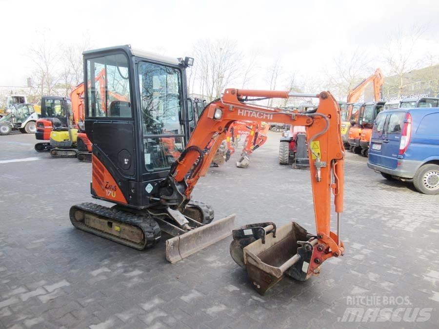 Hitachi ZX 17 U-2 小型挖掘机