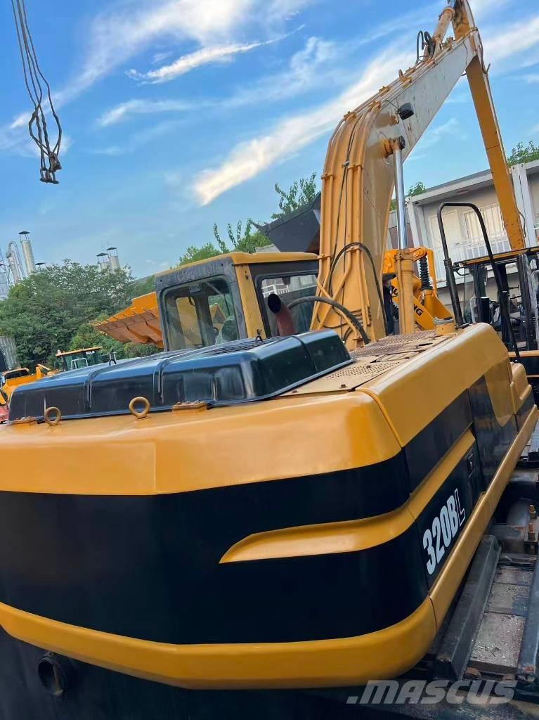 CAT 320 B L 水陆两栖挖掘机