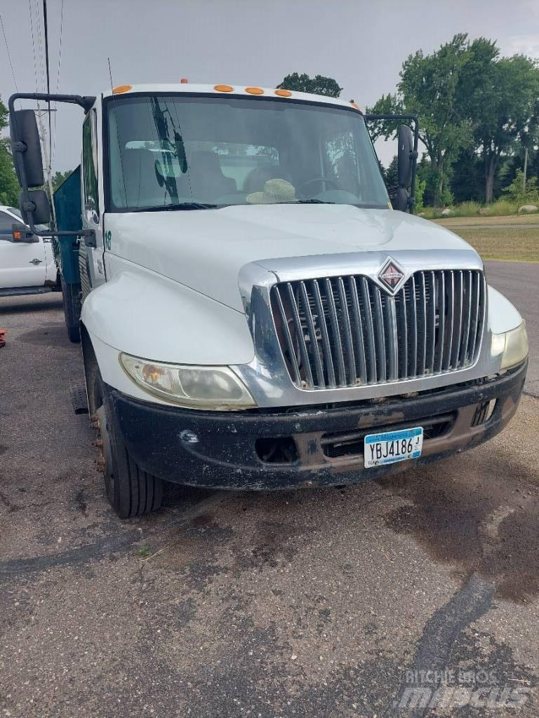 International 4200 自卸式货车