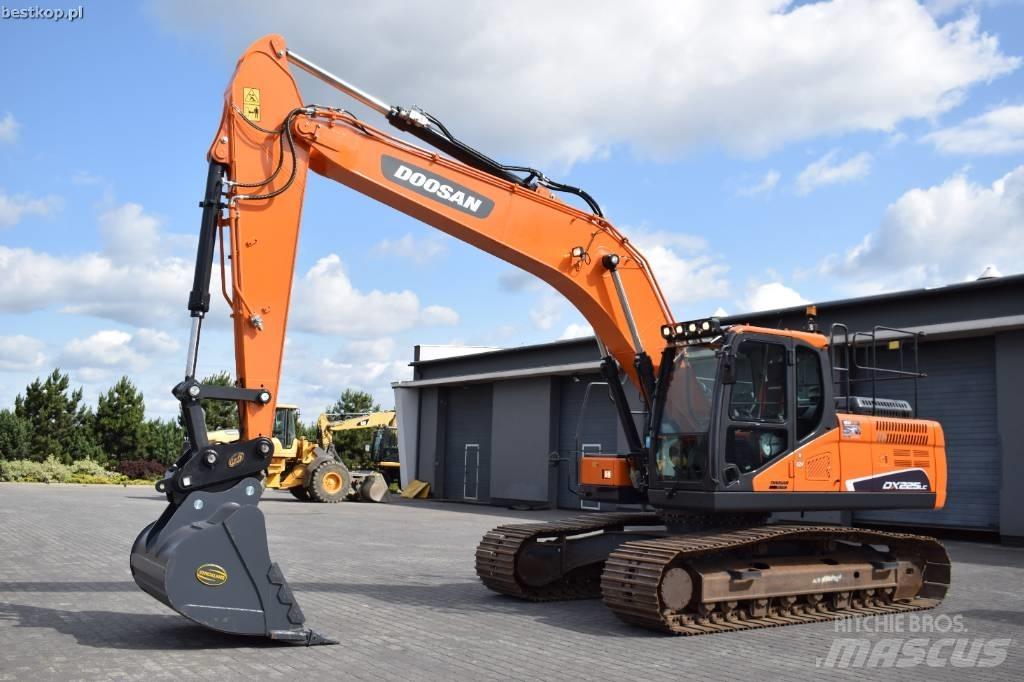 Doosan DX 225 LC-5 履带挖掘机