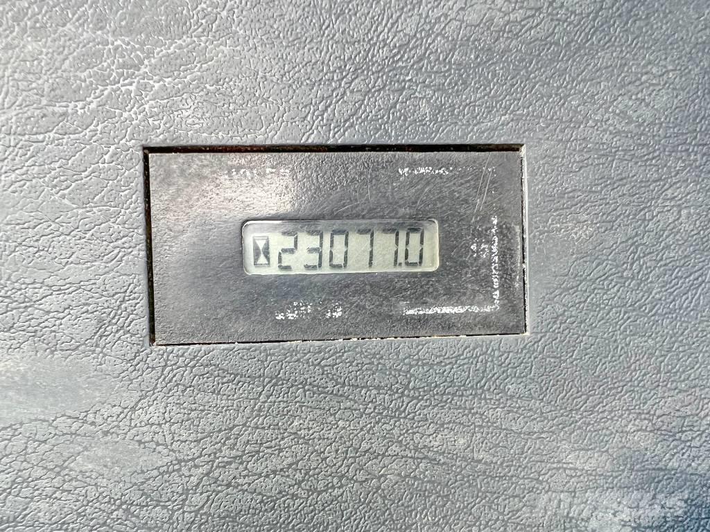 Hyundai R520LC-9 履带挖掘机