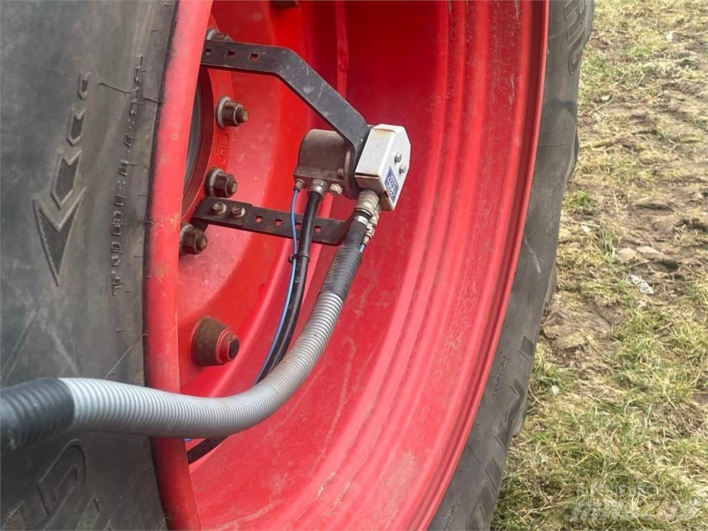 Fendt 724 Vario 拖拉机/农用车