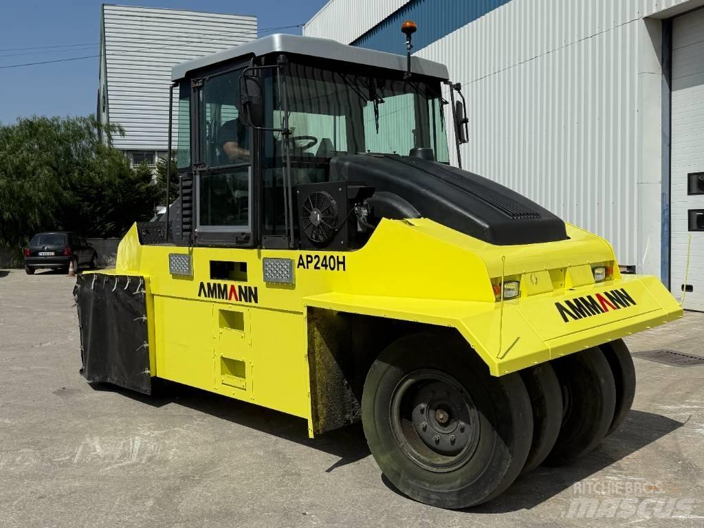 Ammann AP 240 H 胶轮压路机