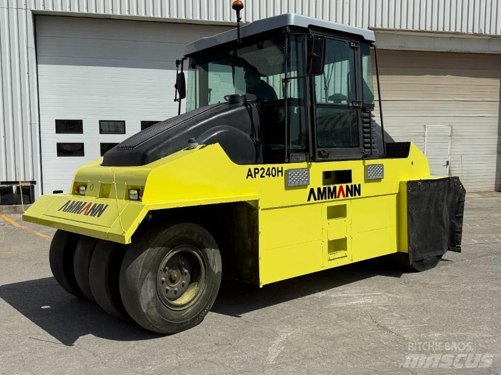 Ammann AP 240 H 胶轮压路机
