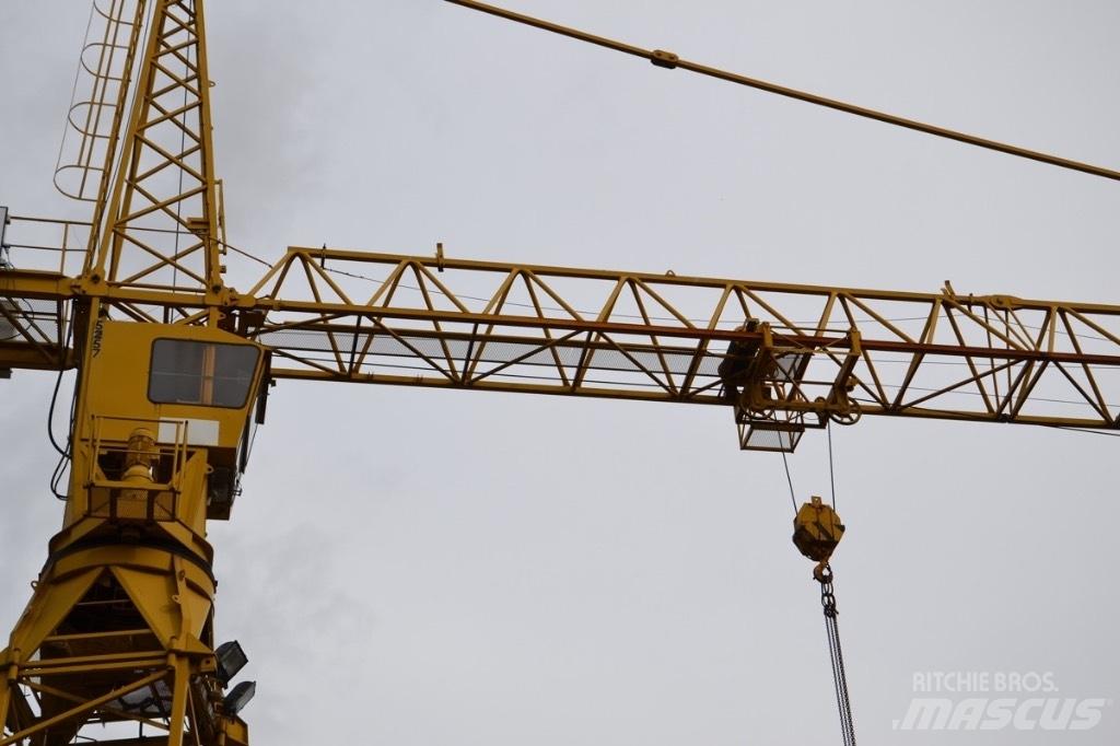 Liebherr 220 HC 塔式起重机