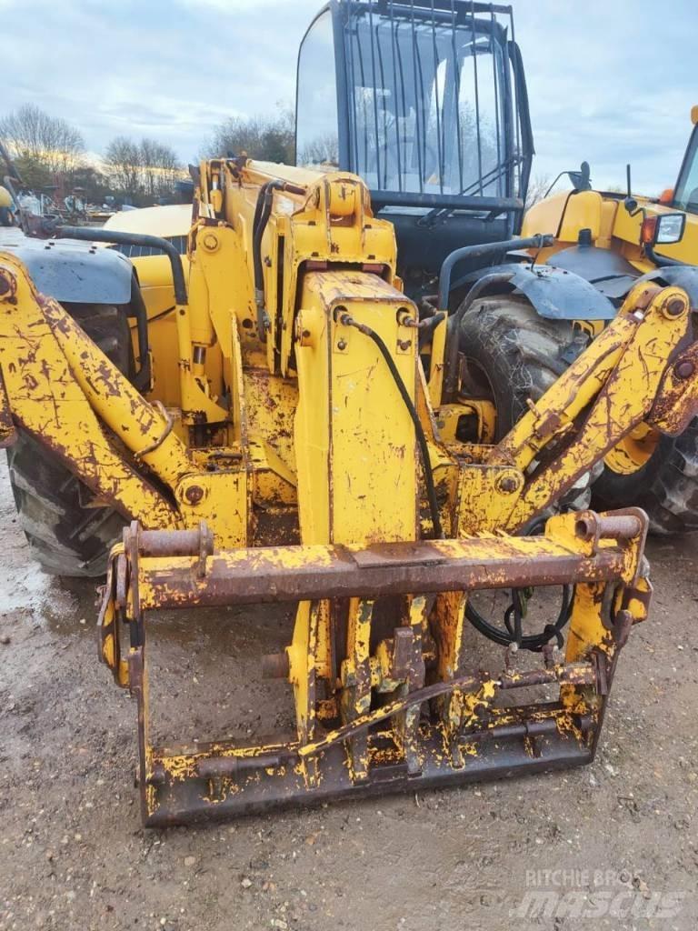 JCB 532-120 伸缩臂叉装车|叉装车