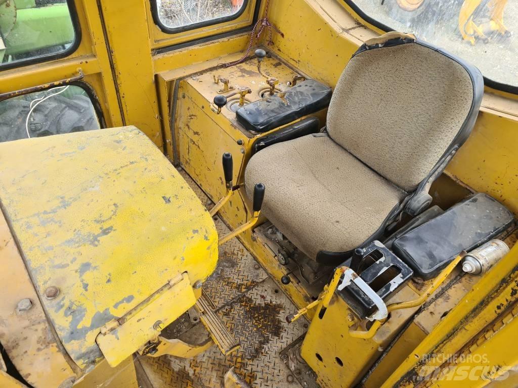 Komatsu D 85-18 履带式推土机