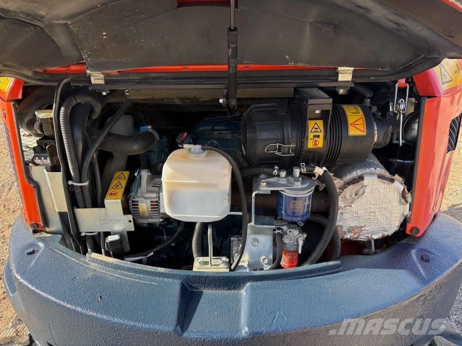 Kubota U 35-3 小型挖掘机