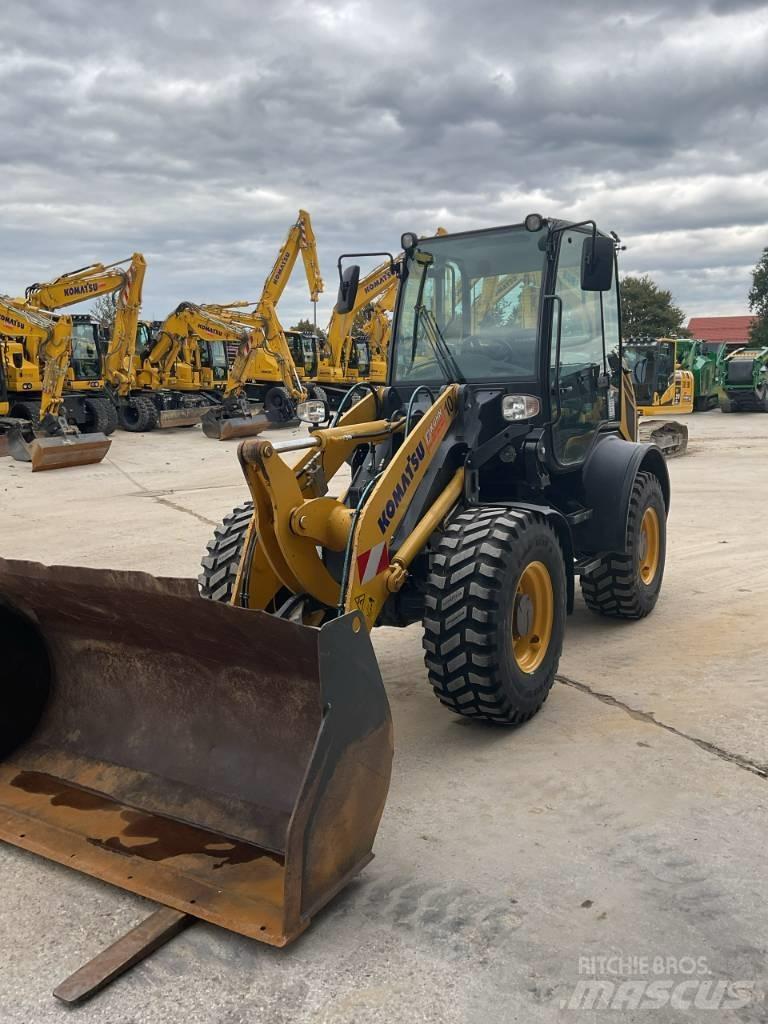 Komatsu WA80M-8 小型装载机