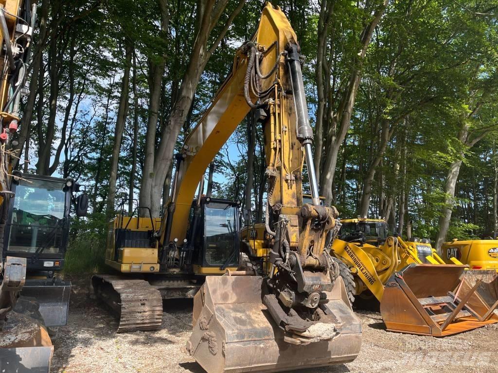 CAT 323 履带挖掘机