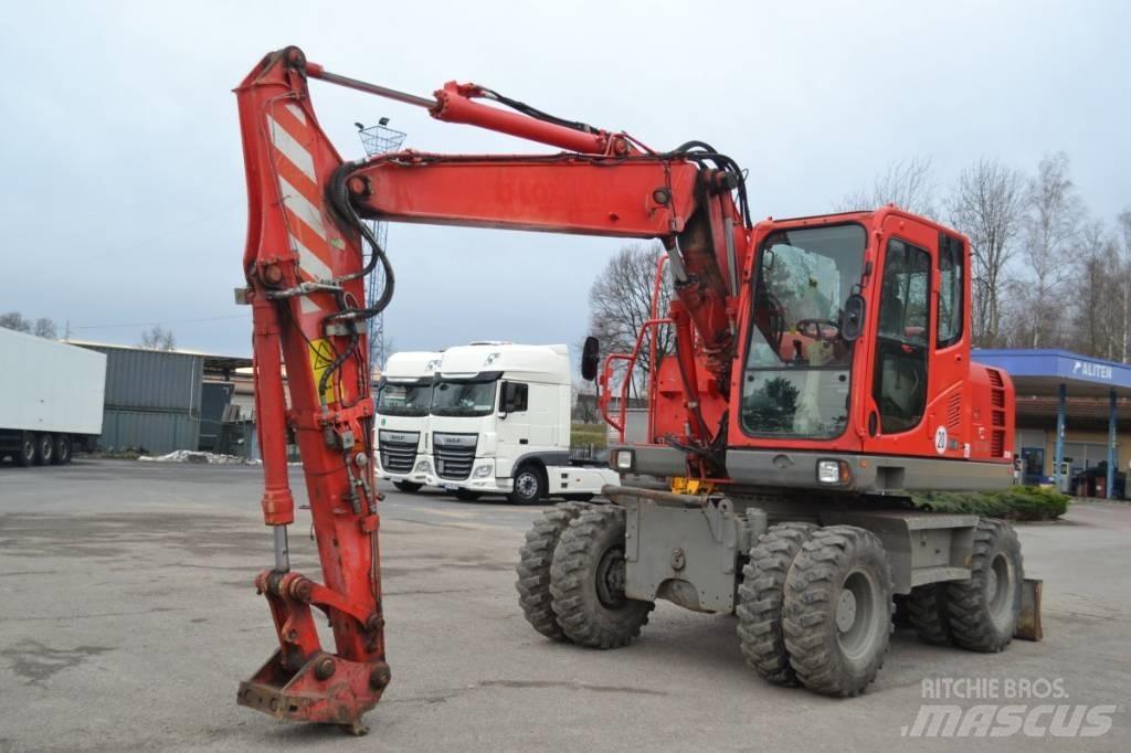 Komatsu PW 148-8 轮式挖掘机