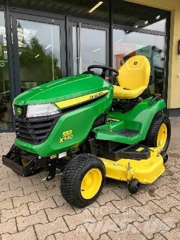 John Deere X590 骑乘式割草机