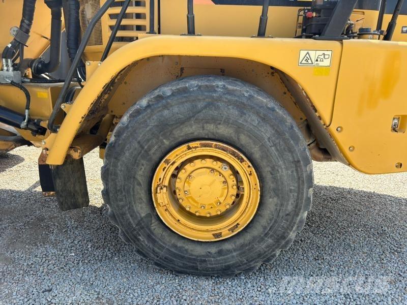 CAT 730 铰接式自卸车