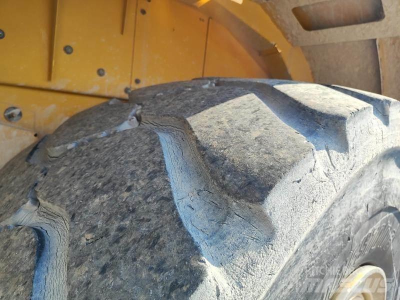 CAT 966M 轮式装载机