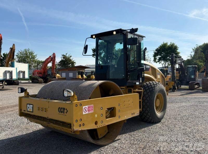CAT CS66B 土壤压实机