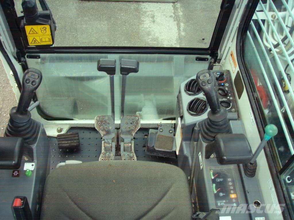 Takeuchi TB 153 FR 小型挖掘机