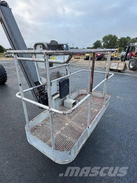 Manitou 200 ATJ 自走式伸缩臂升降机