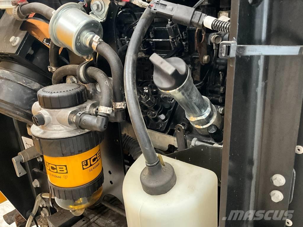 JCB 16 C-1 小型挖掘机