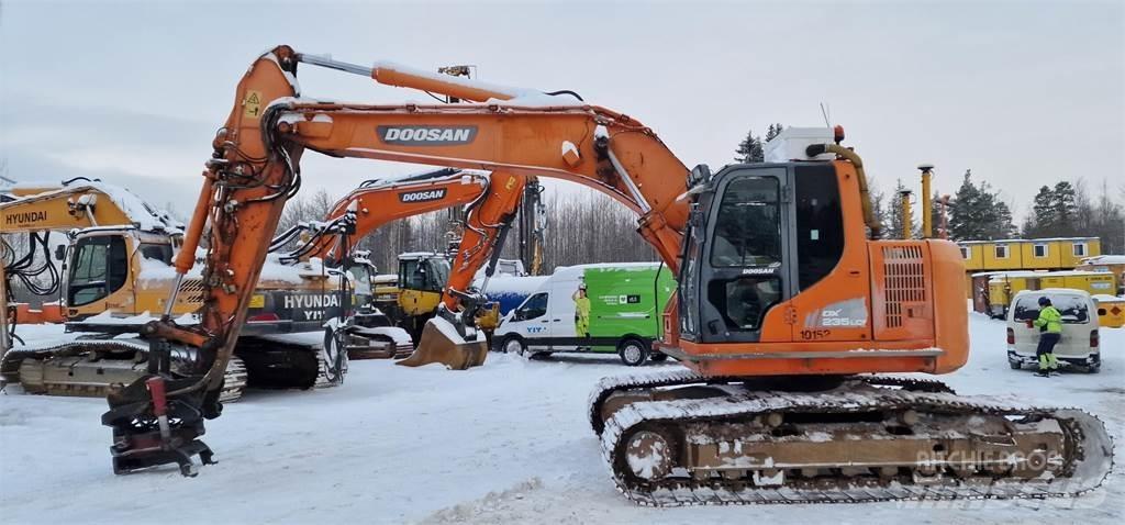 Doosan DX235LCR 履带挖掘机
