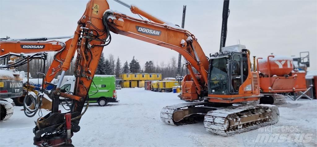 Doosan DX235LCR 履带挖掘机