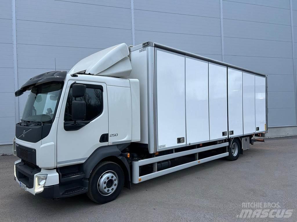 Volvo FL 厢式货车