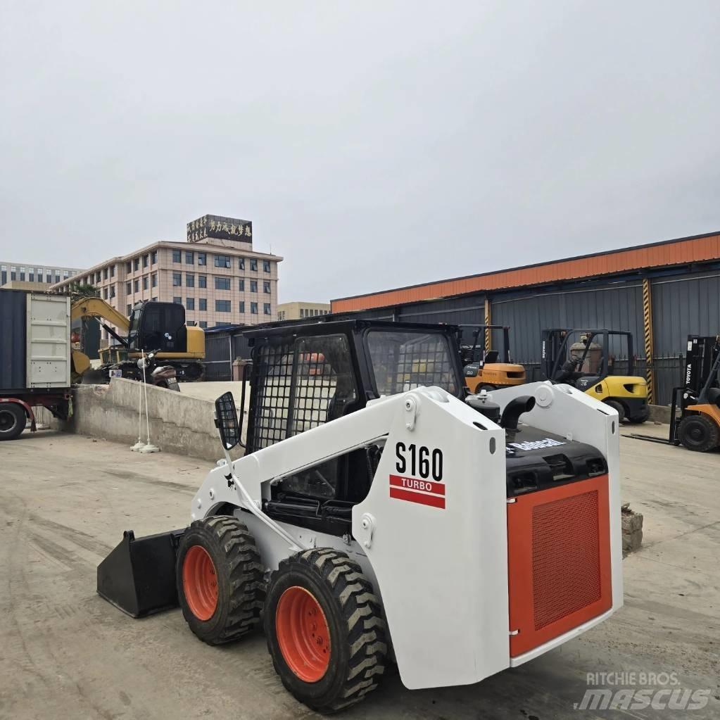 Bobcat S 160 滑移装载机