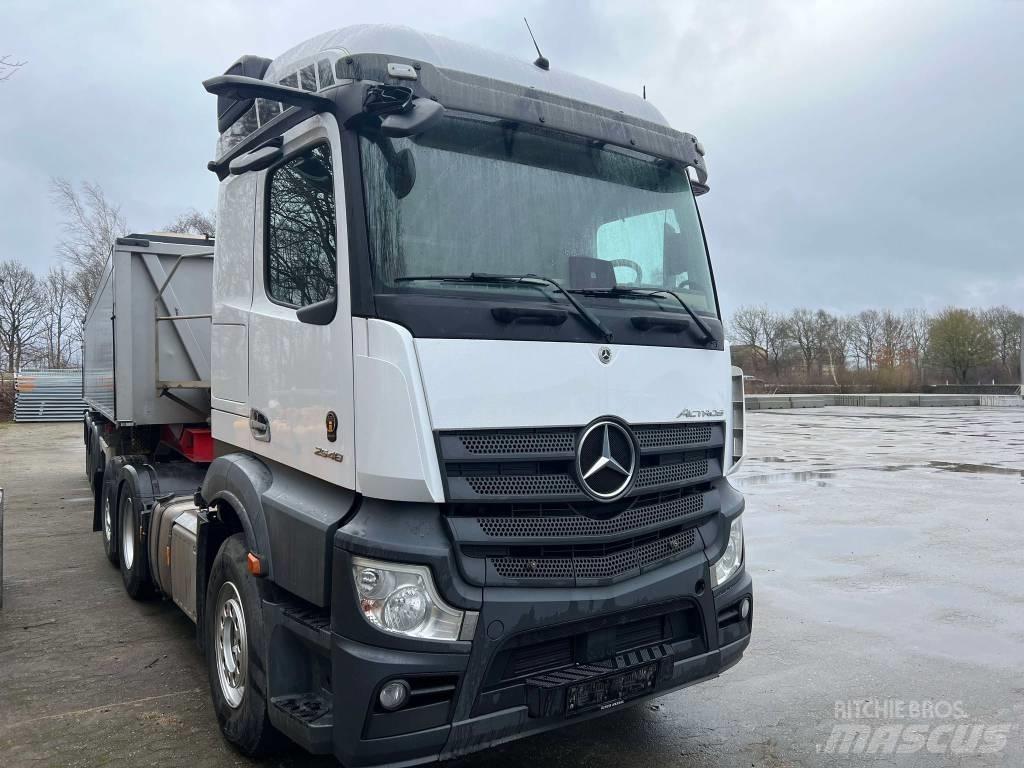 Mercedes-Benz 2548 牵引车