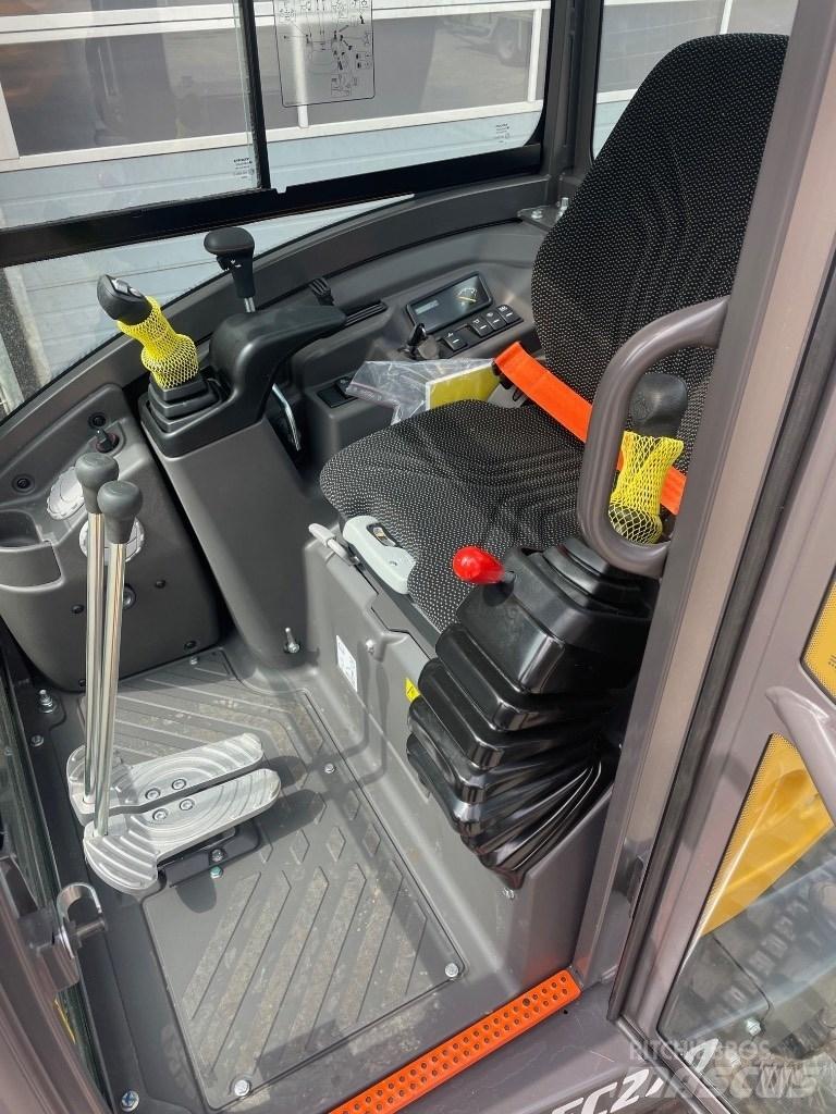 Volvo EC27D 小型挖掘机