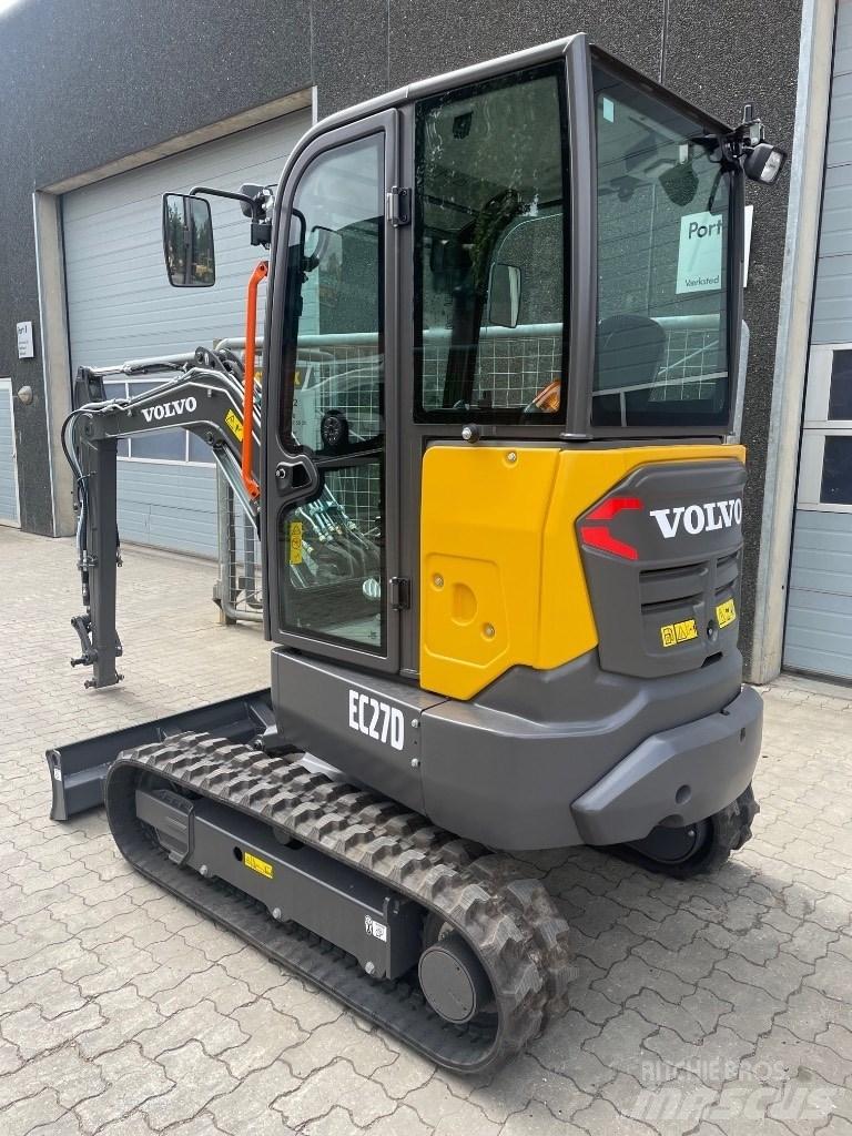 Volvo EC27D 小型挖掘机