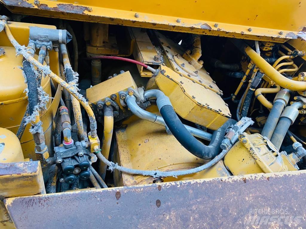 CAT D 25 C 铰接式自卸车