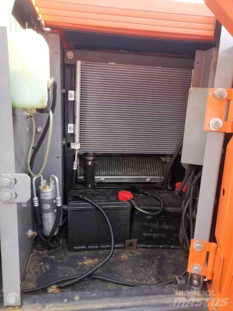 Hitachi ZX 70-5A 中型挖掘机
