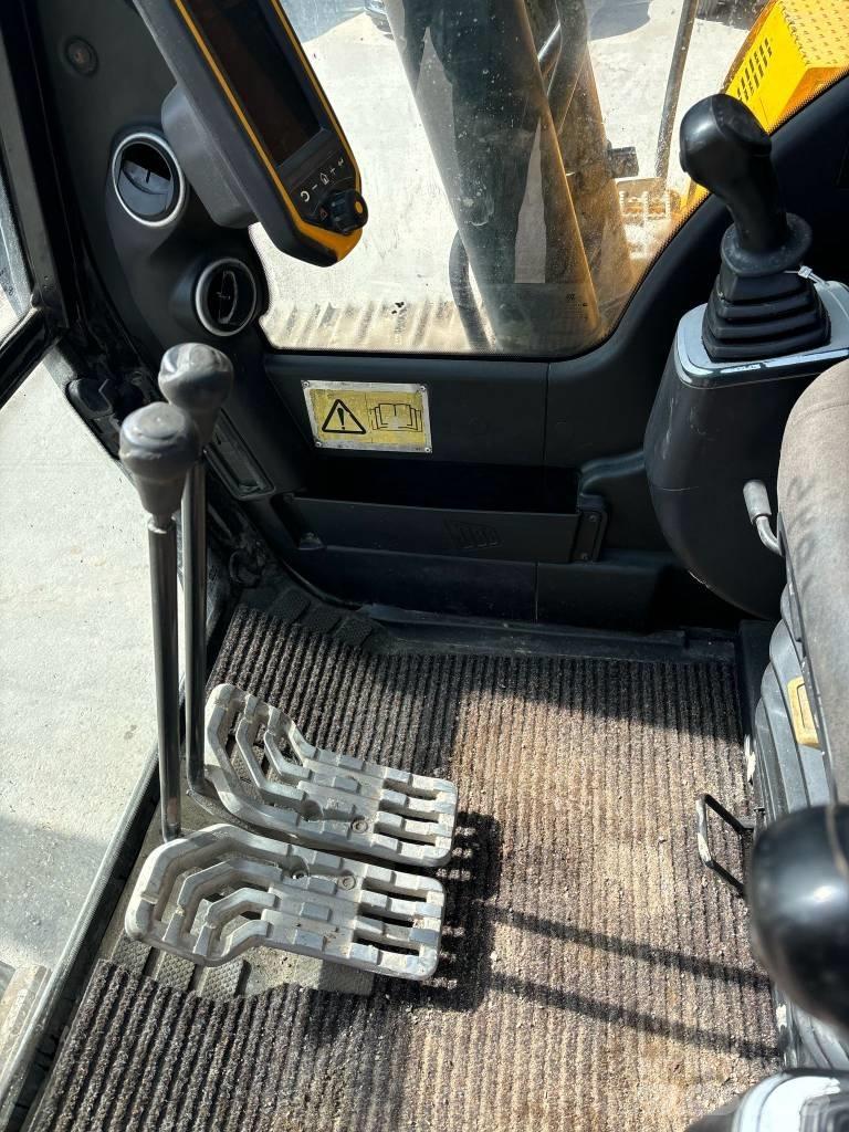 JCB JS 160 LC 履带挖掘机